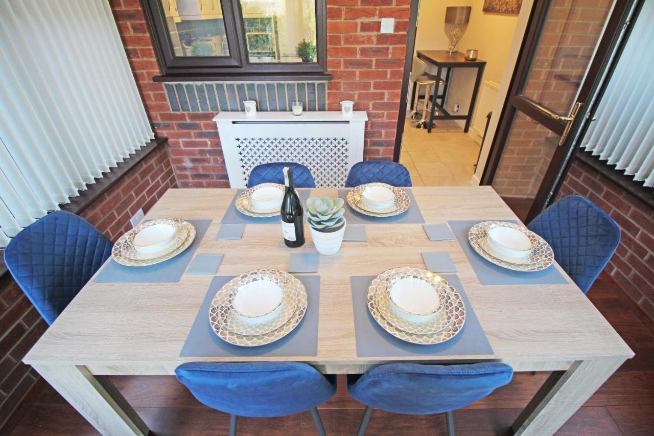 The Barwoods - Modern Spacious Home In Chester - Parking Extérieur photo