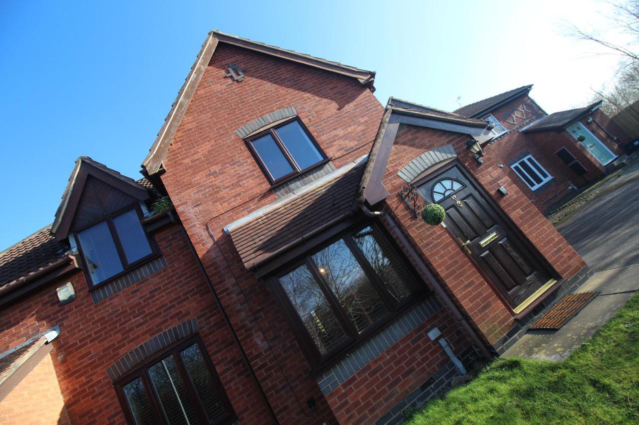 The Barwoods - Modern Spacious Home In Chester - Parking Extérieur photo